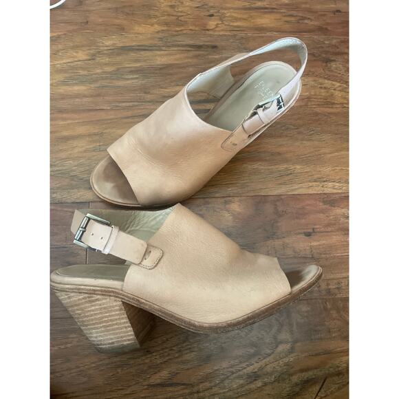 EILEEN FISHER Glance Leather Slingback Sandals Size 9.5 - Picture 3 of 6